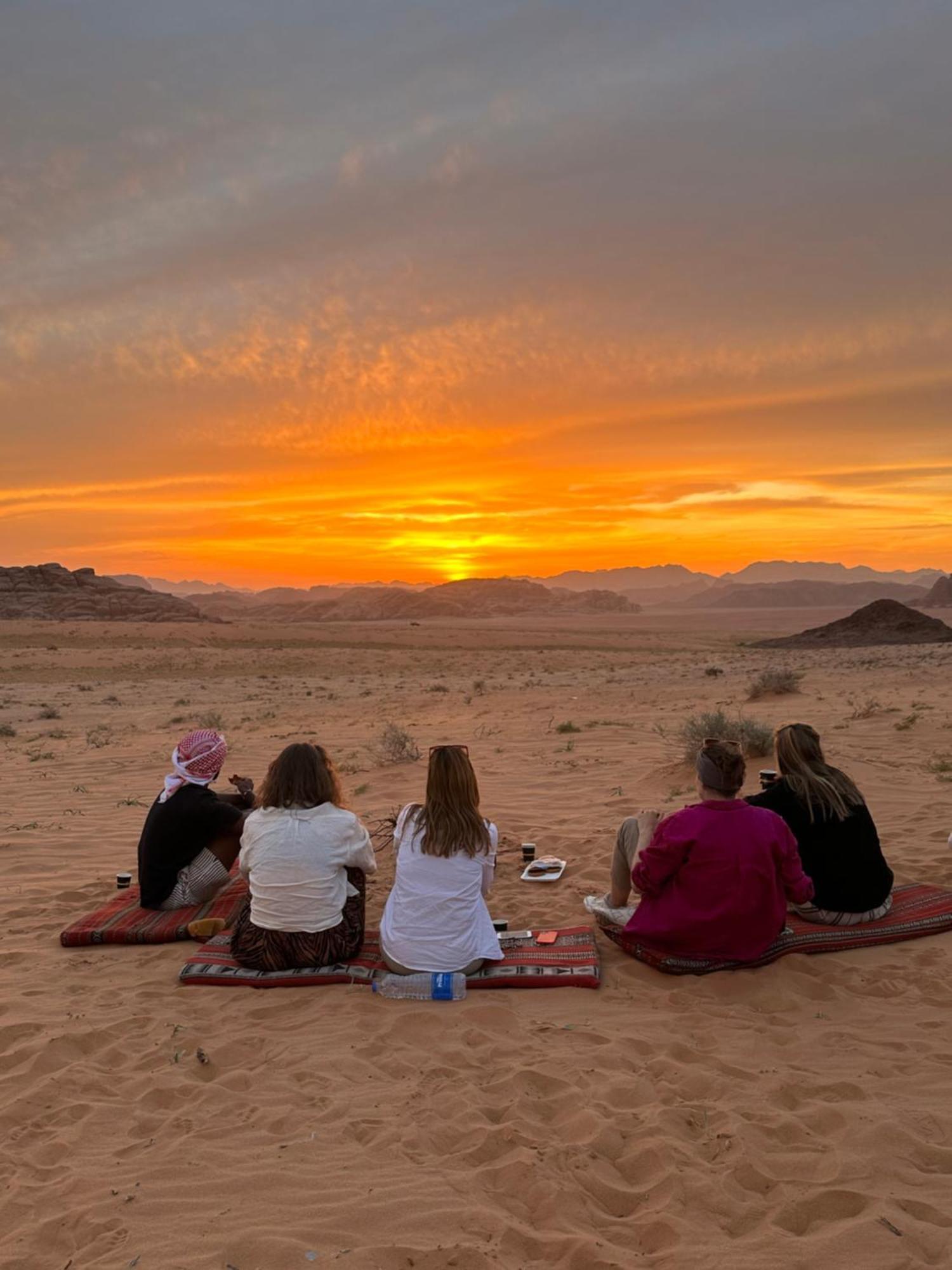 Sunset Dreams Camp Lägenhet Wadi Rum Exteriör bild