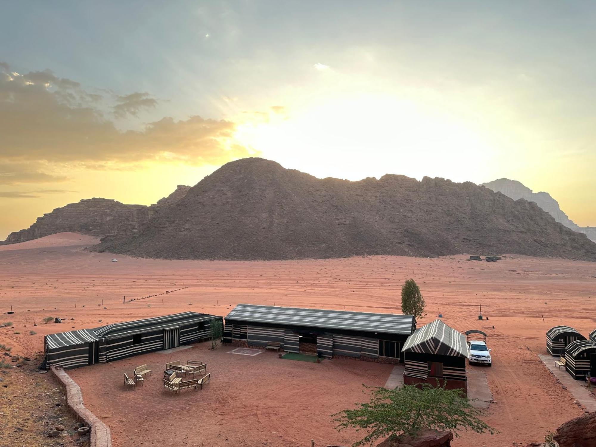 Sunset Dreams Camp Lägenhet Wadi Rum Exteriör bild